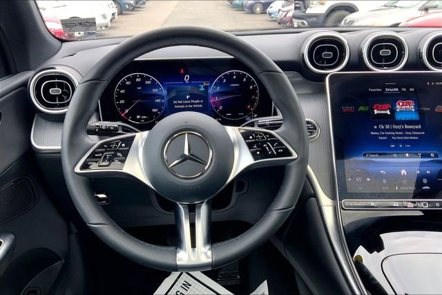 Used 2026 White Mercedes-Benz GLC 300 image 4