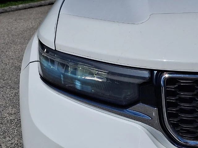 Used 2021 White Jeep Limited image 9