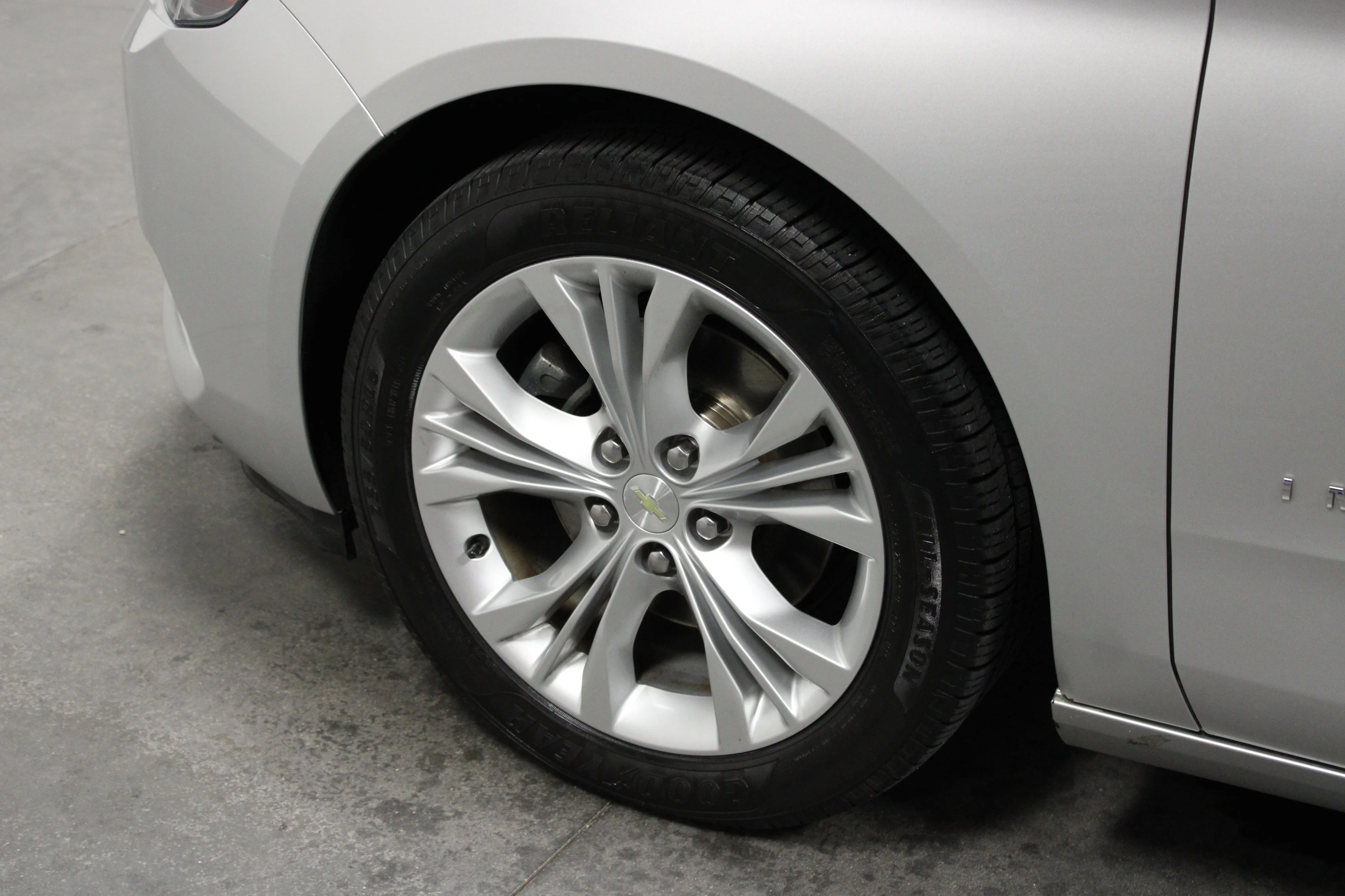 Used 2015 SILVER ICE METALLIC Chevrolet LT image 10