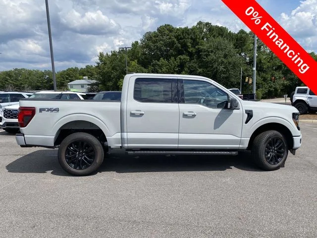 New 2026 White Ford XLT image 2