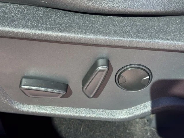 Used 2023 Gray Ford Wildtrak image 17