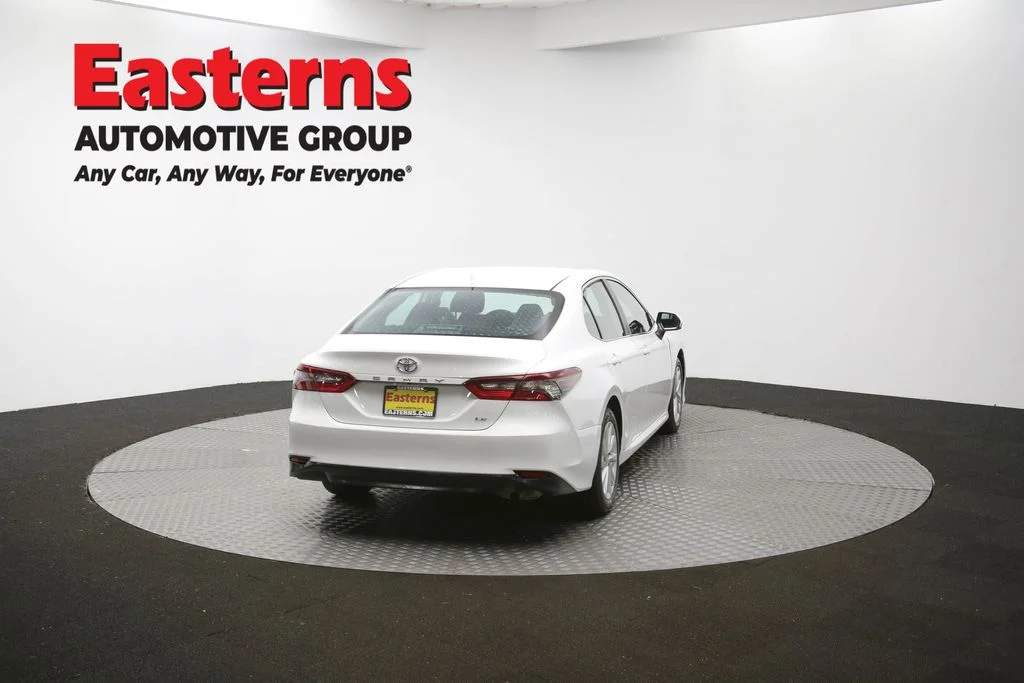 Used 2022 White Toyota LE image 36