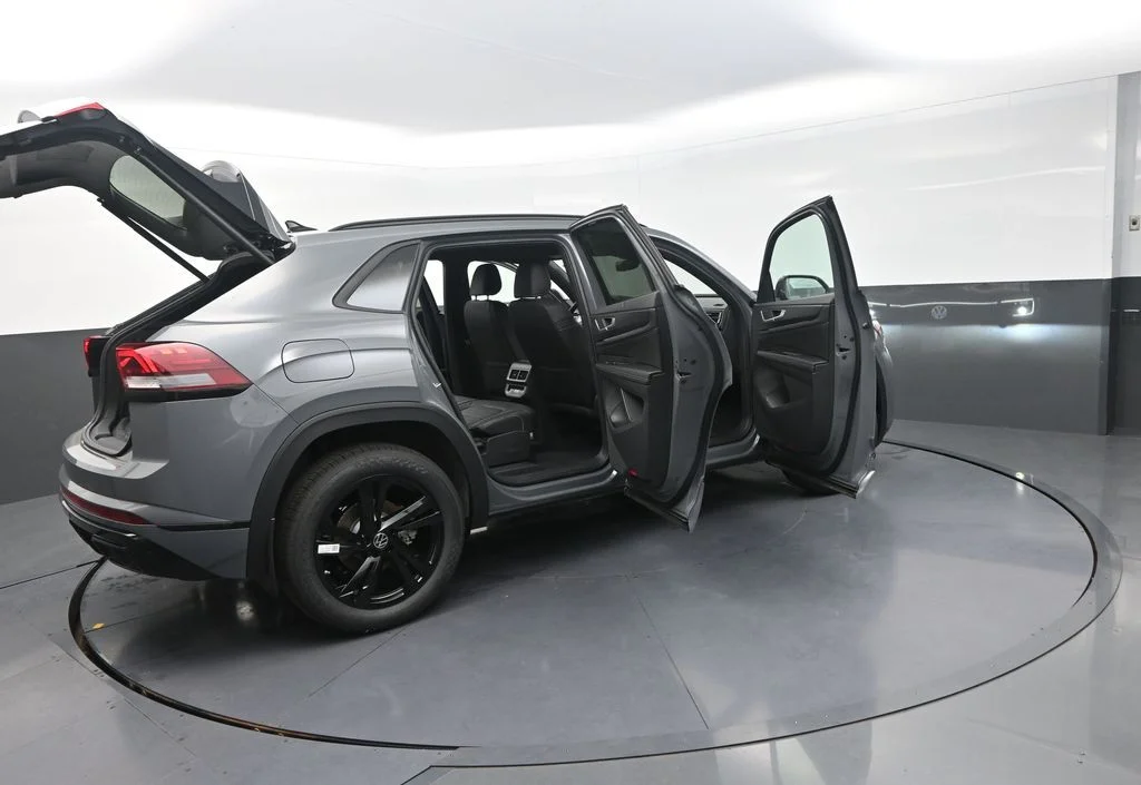 New 2026  Volkswagen 2.0T SEL R-Line Black image 36