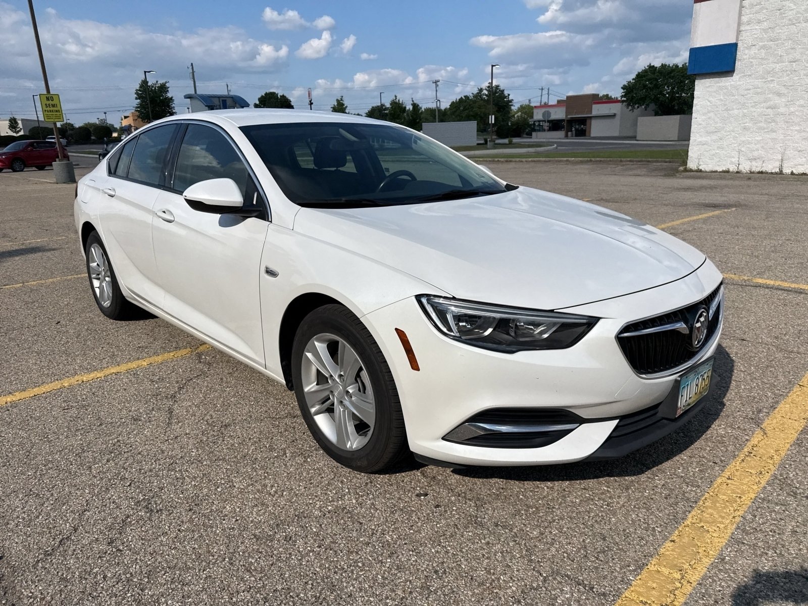 Used 2019 White Frost Tricoat Buick Preferred image 9