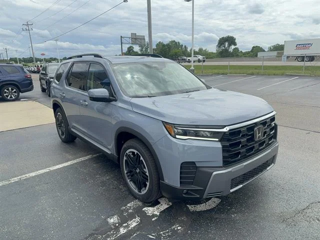 New 2026 Sonic Gray Pearl Honda Touring Blackout image 3