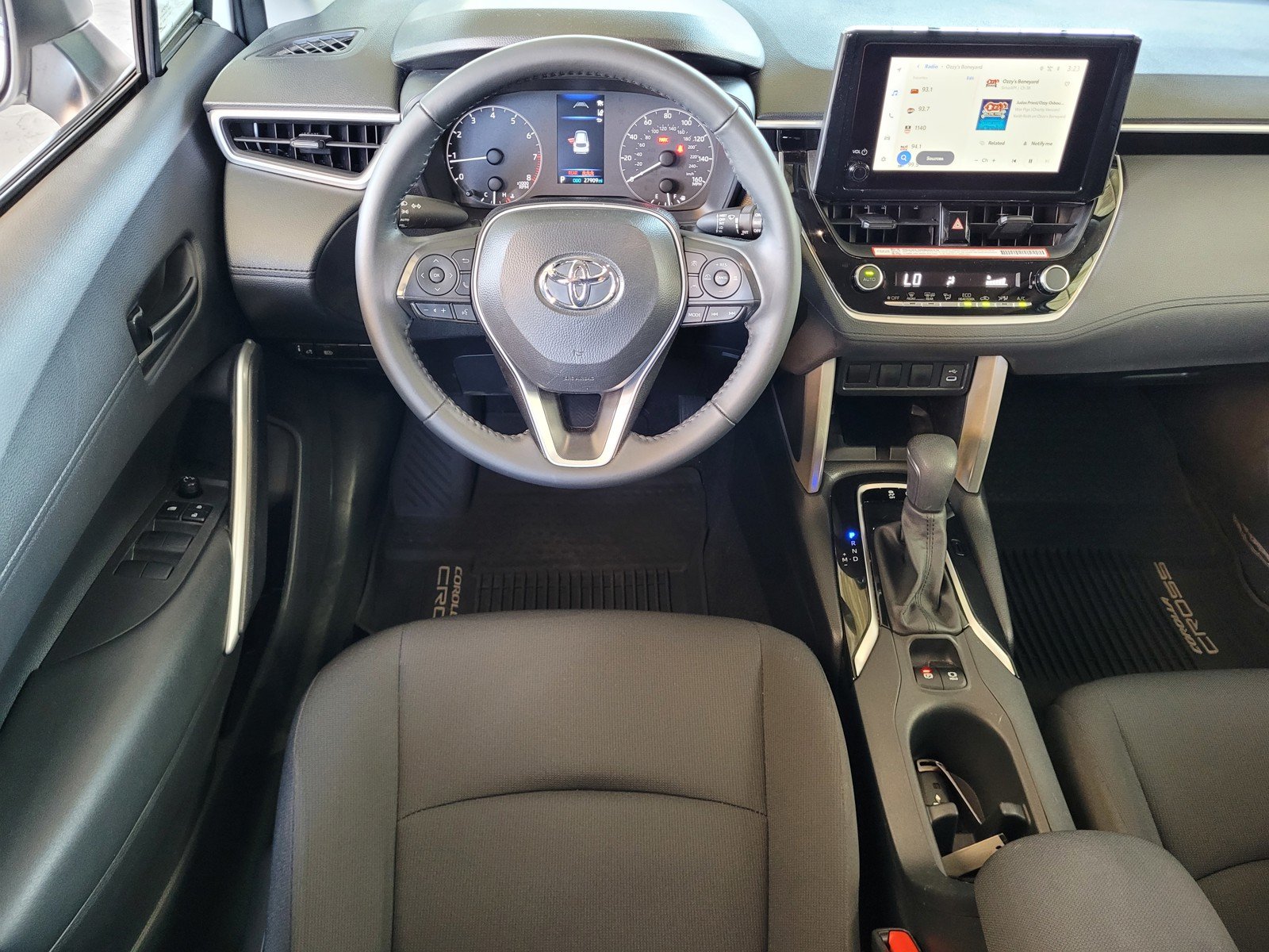 Used 2024 Wind Chill Pearl Toyota LE image 7