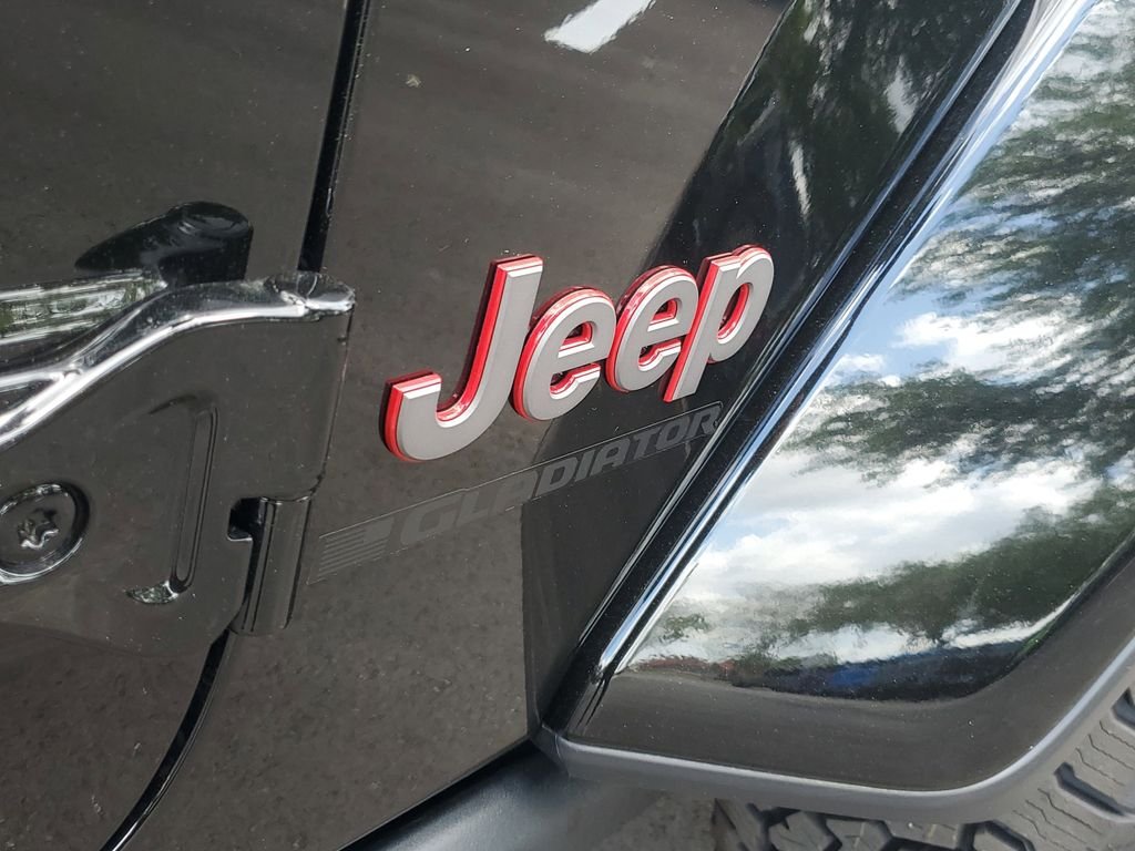New 2026 Black Clear-Coat Exterior Paint Jeep Rubicon X image 5