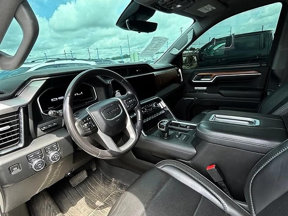 Used 2022 White GMC Denali image 10