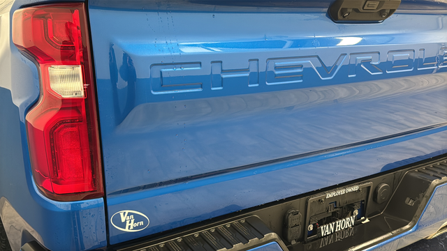 Used 2022 Glacier Blue Metallic Chevrolet RST image 40