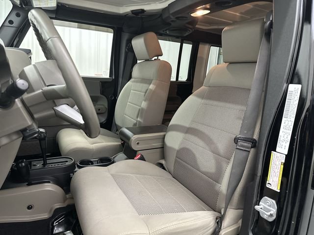 Used 2009 Black Jeep Unlimited Sahara image 15