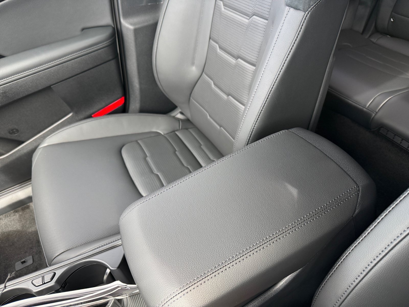 New 2027 Snow White Pearl Kia SX Prestige image 14