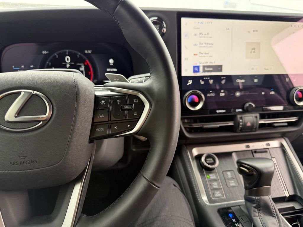 Used 2025 Eminent White Pearl Lexus 550 Overtrail image 8