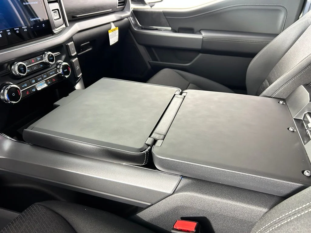 New 2026 Carbonized Gray Metallic Ford XLT image 25