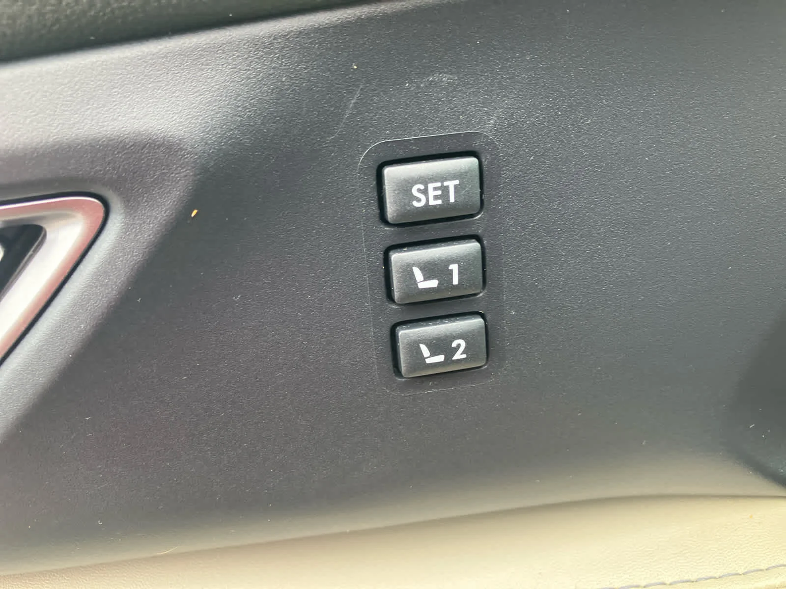 Used 2019 Magnetite Gray Metallic Subaru Limited image 12