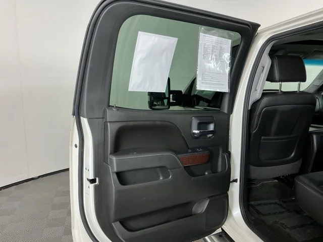 Used 2015 White GMC SLT image 22