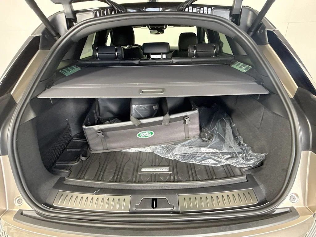 New 2026 Batumi Gold Land Rover Dynamic SE image 28