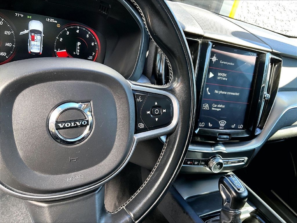 Used 2020 Silver Volvo T5 Momentum image 20