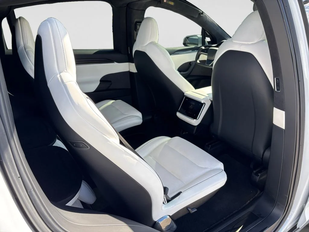 Used 2022 White Tesla Plaid image 45
