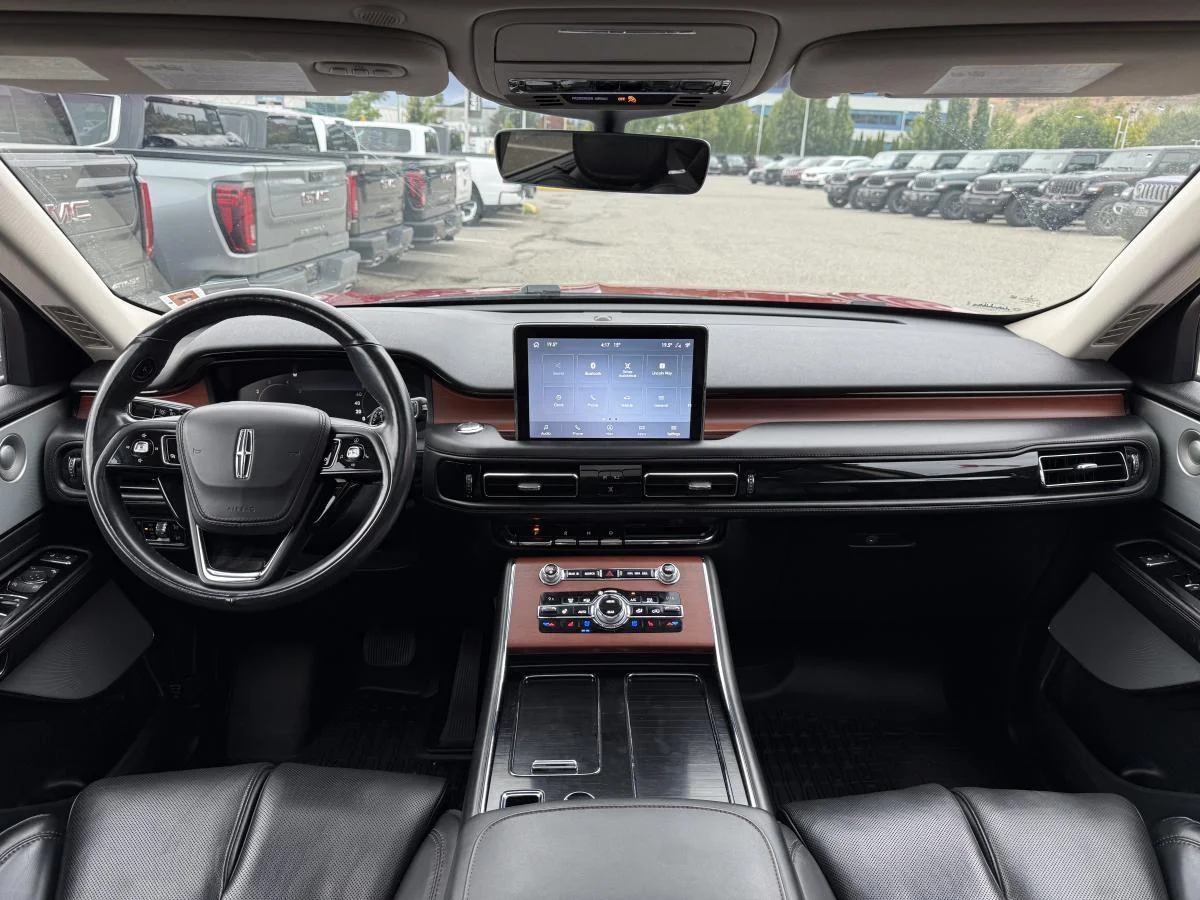 Used 2020 Red Lincoln Reserve Awd image 22