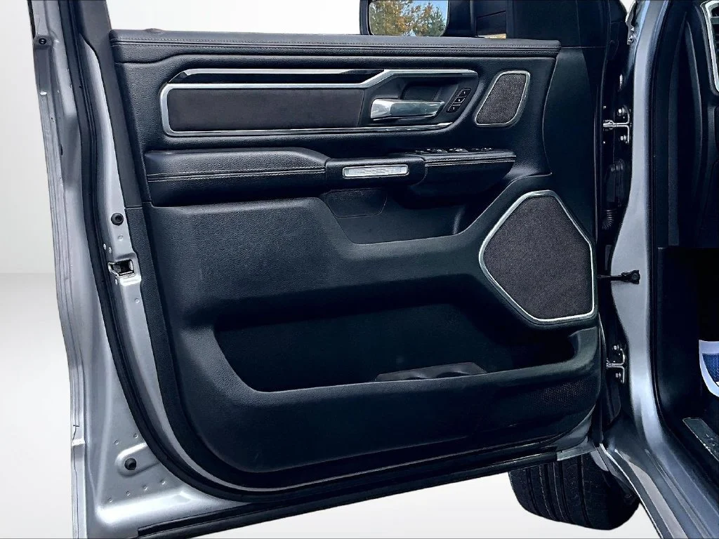 Used 2022 Silver Ram Laramie image 24