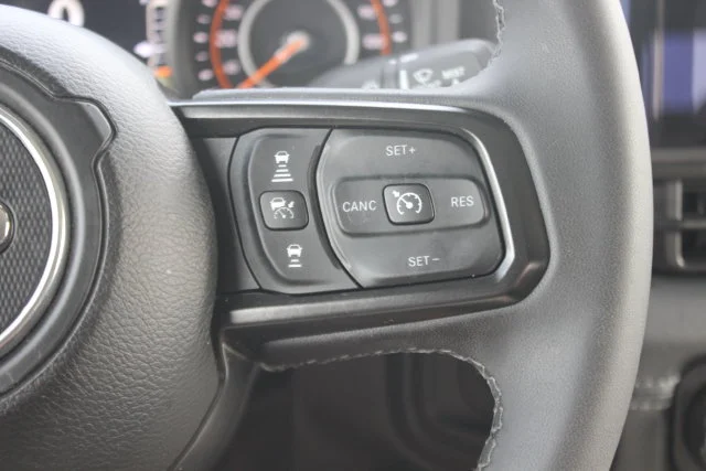 Used 2026 Green Jeep Mojave image 13