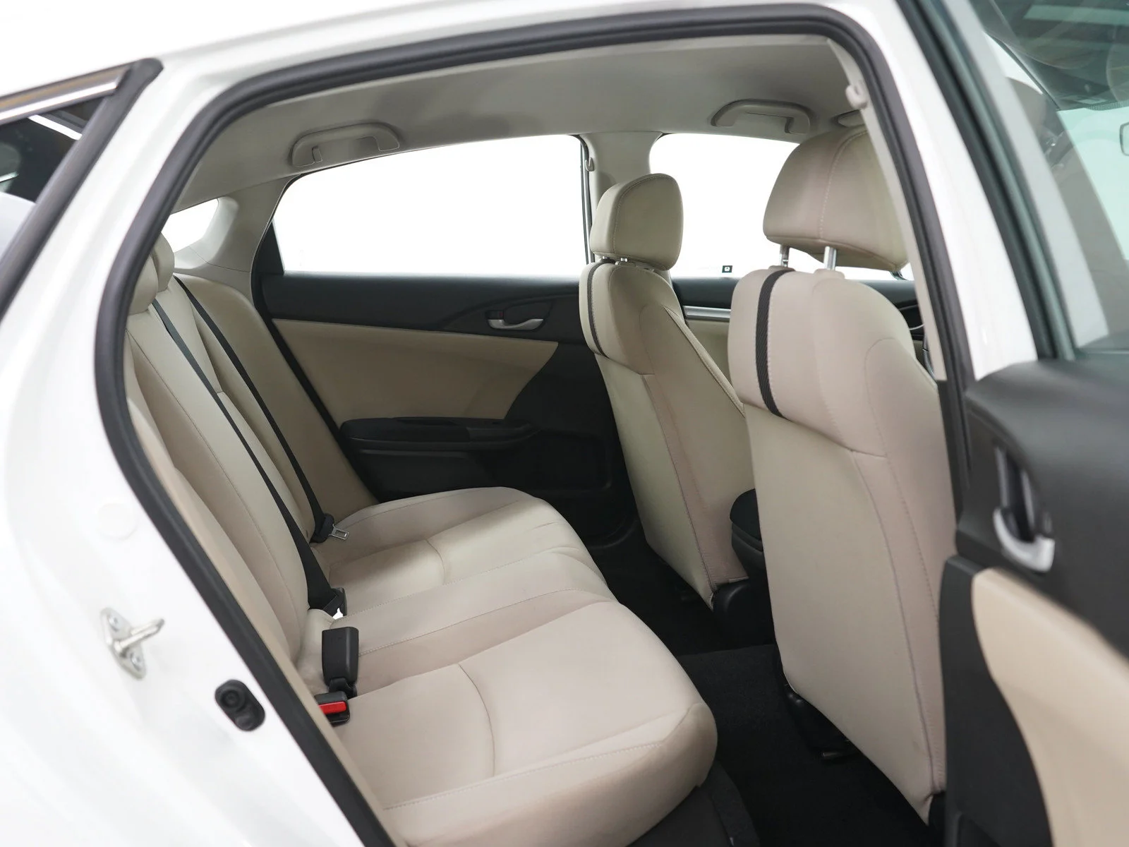 Used 2017 White Honda LX CVT image 12