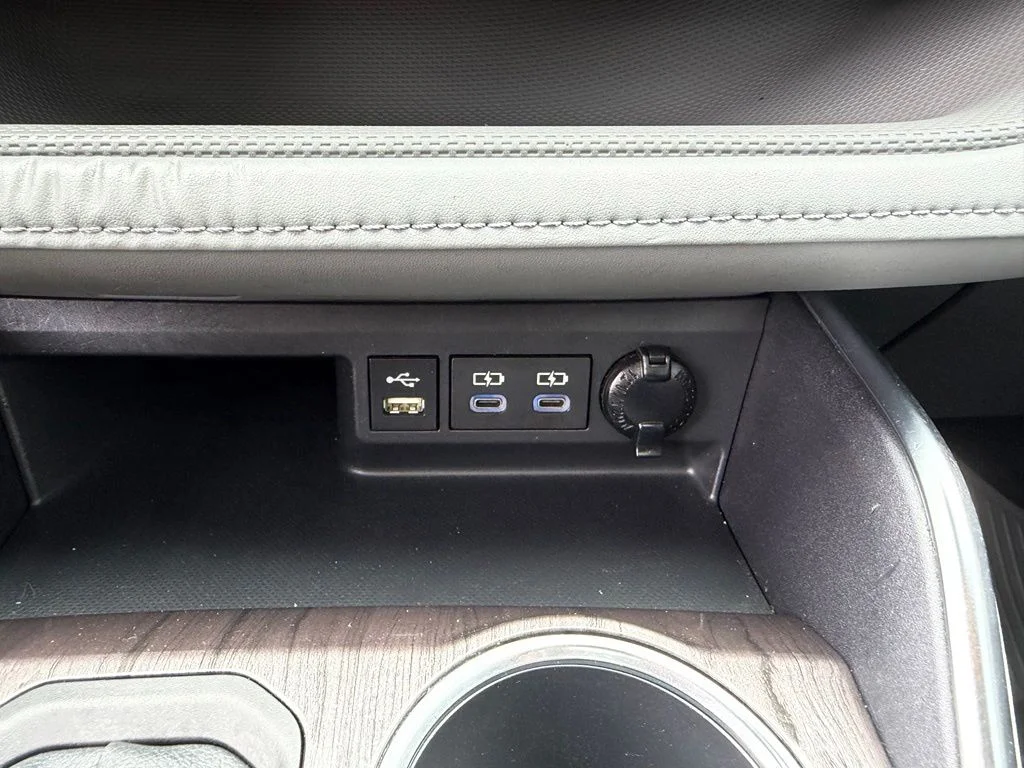 2022 Toyota Highlander Platinum - Photo 24