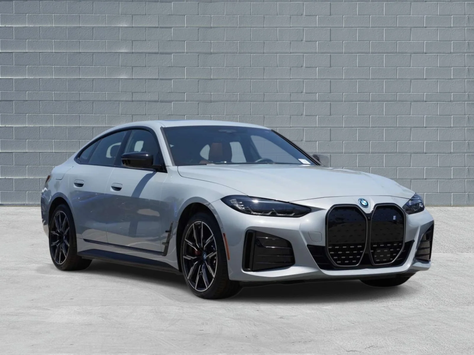 2024 BMW i4 xDrive40's photo