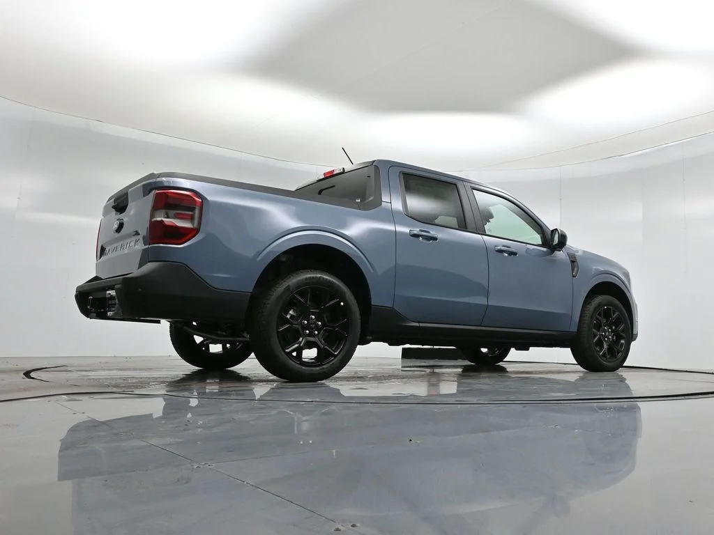 New 2026 Azure Gray Metallic Tri-Coat Ford Lariat image 48