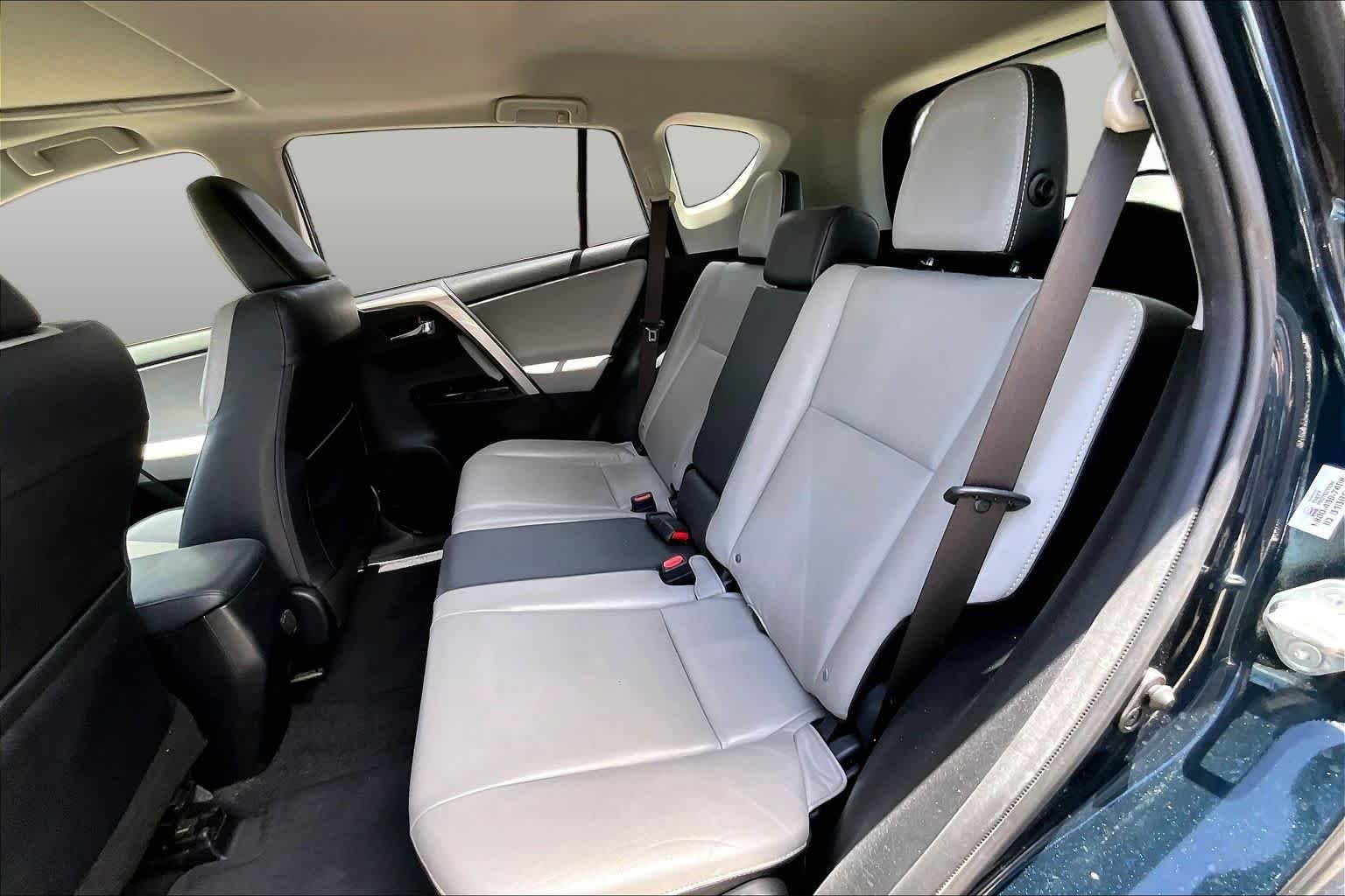 Used 2018 Galactic Aqua Mica Toyota Limited image 21