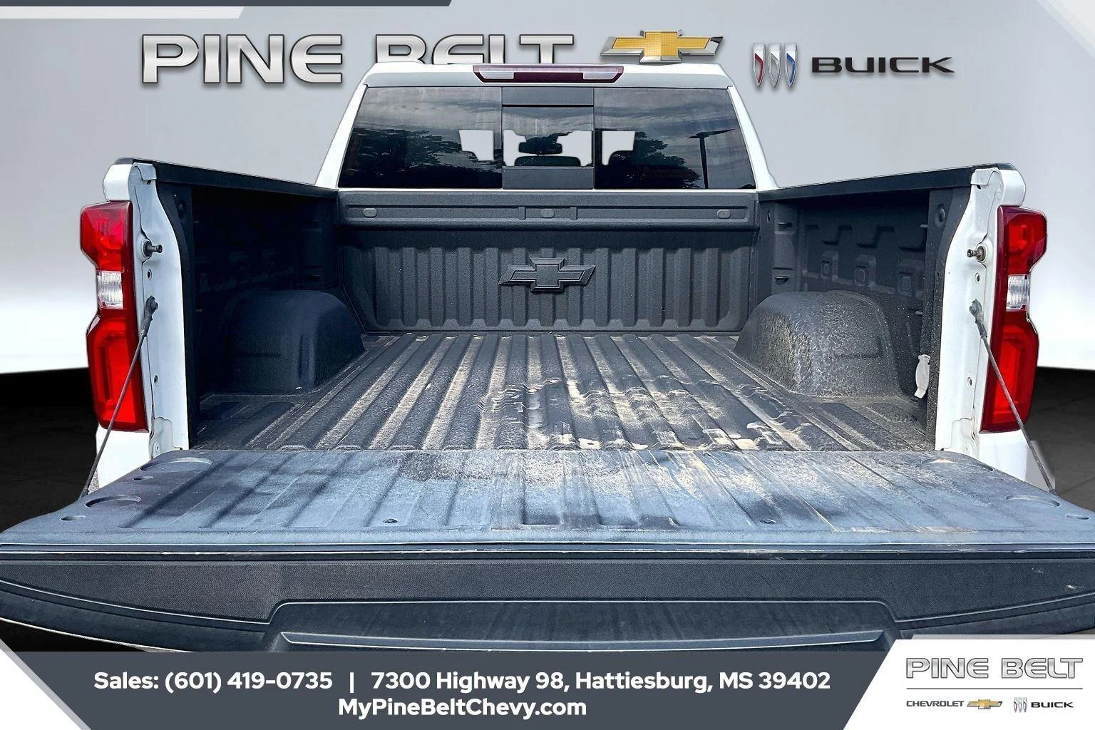 Used 2022 Summit White Chevrolet LTZ image 5