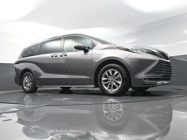 Used 2022 Gray Toyota XLE image 53