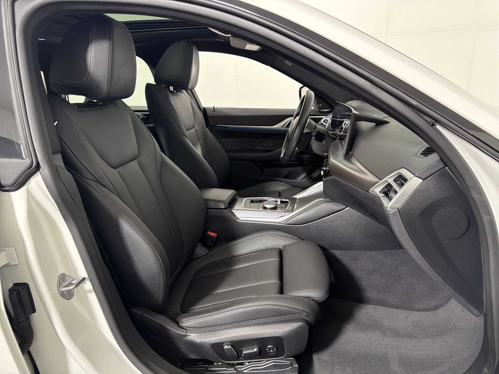 2025 BMW i4 40 - Photo 24
