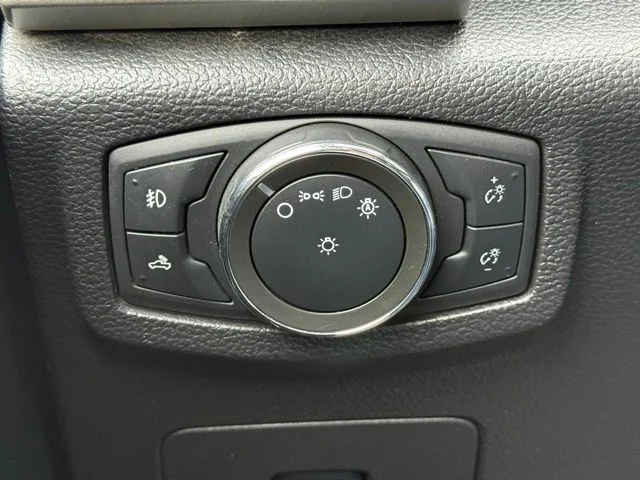 Used 2016 Magnetic Metallic Ford Lariat image 25