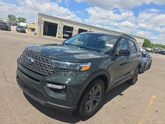 2023 Ford Explorer XLT 4WD's photo