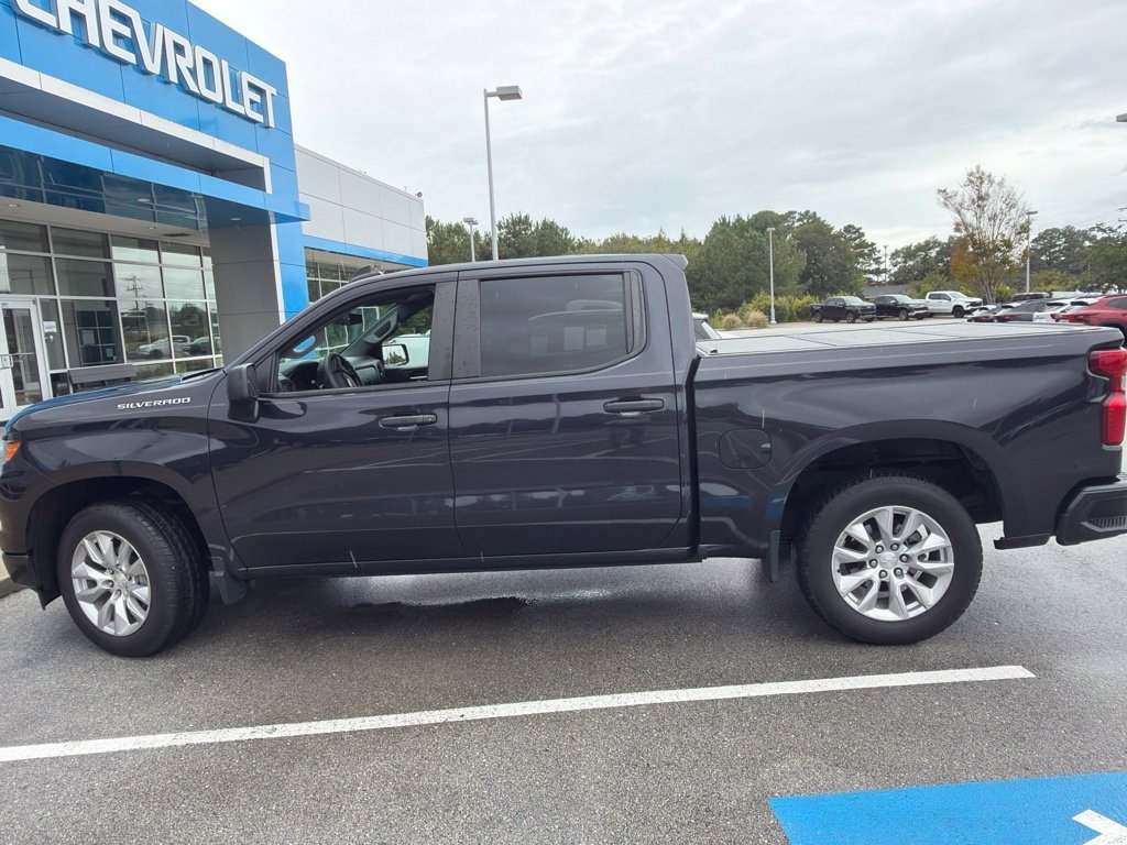 Used 2022 Gray Chevrolet Custom image 5