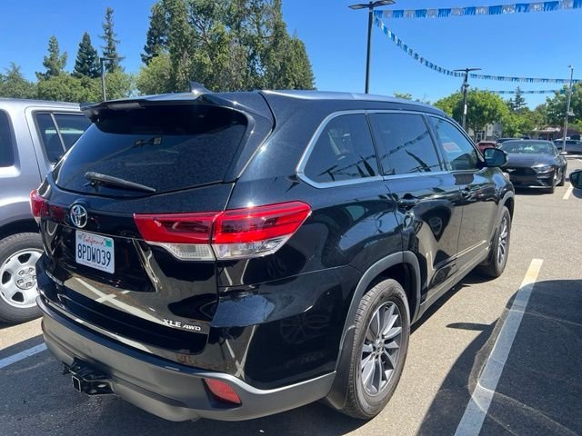 Used 2019 Black Toyota XLE image 6