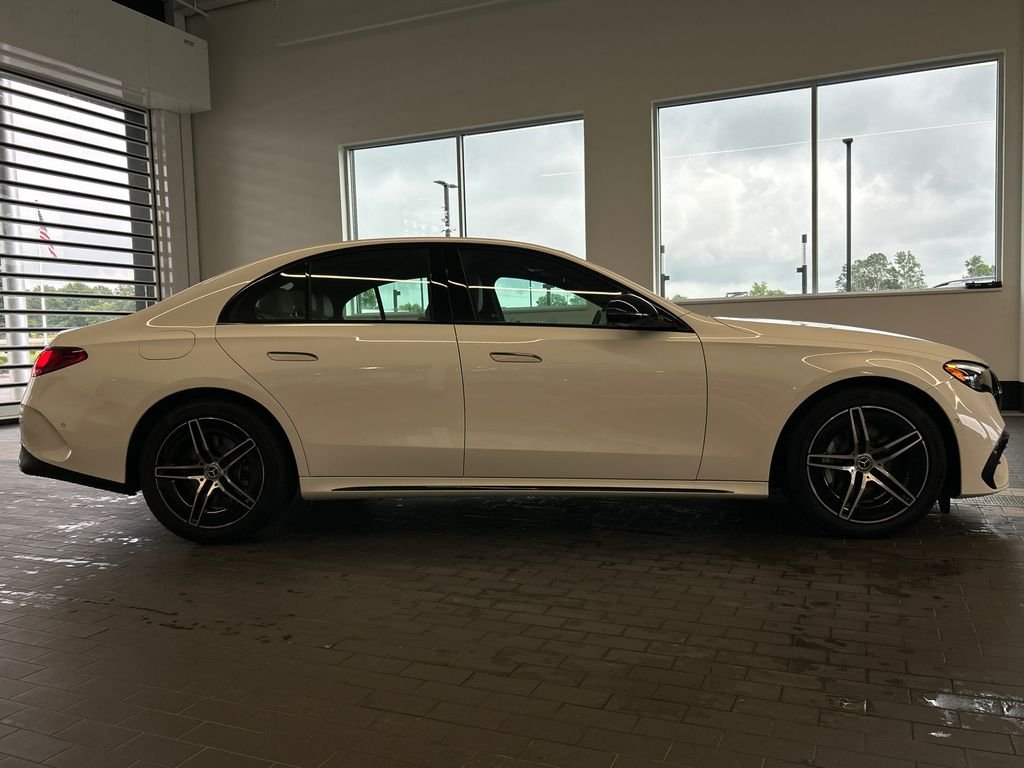 New 2027 Polar White Mercedes-Benz E 450 image 8