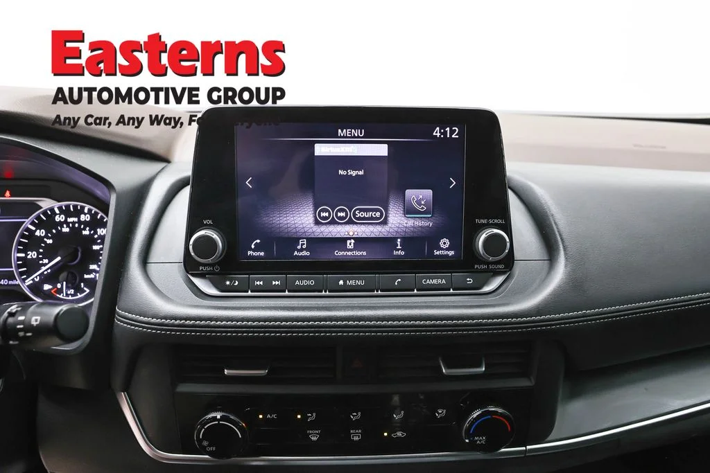 Used 2023 White Nissan S image 12