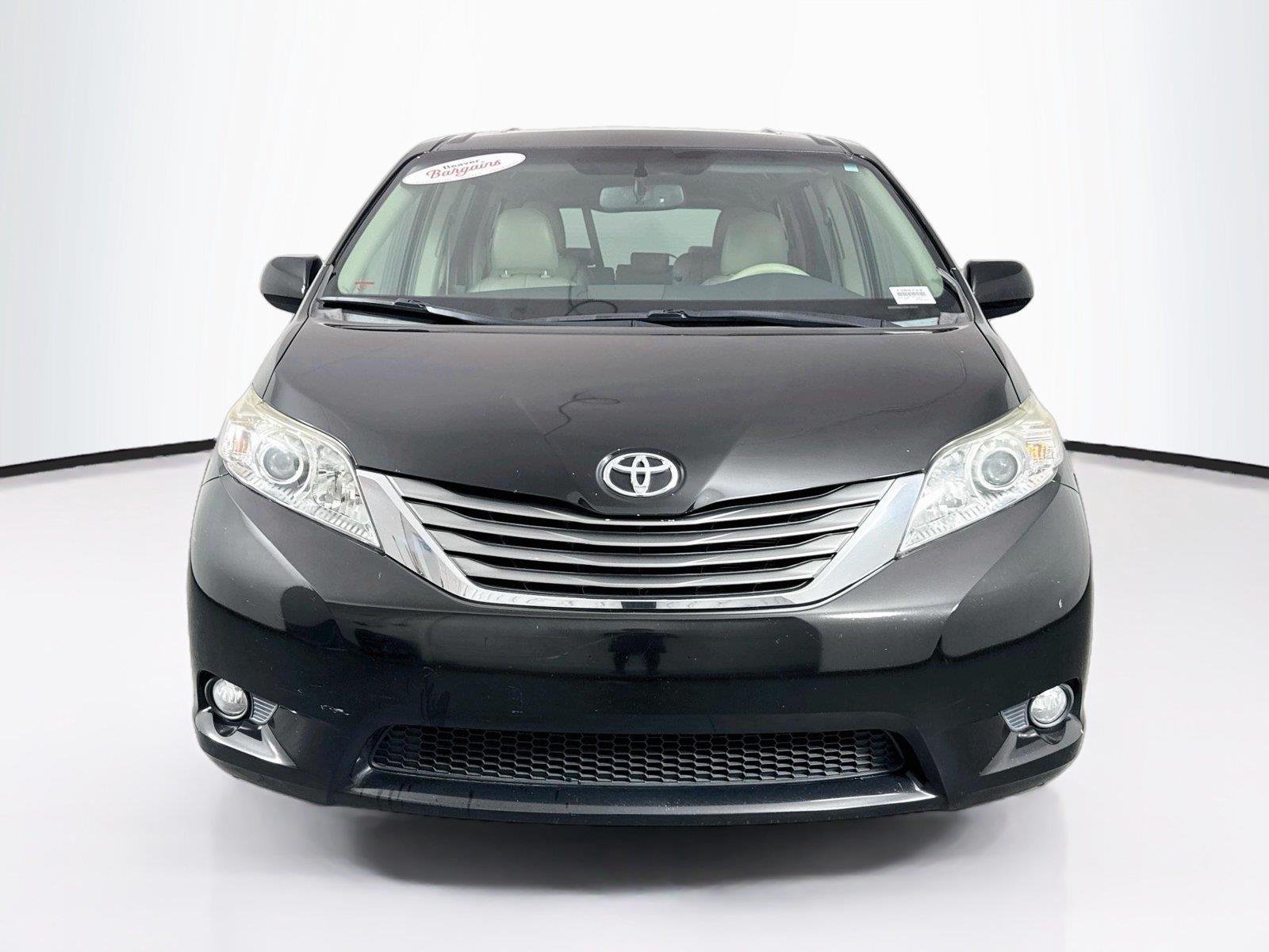 Used 2013 Black Toyota XLE image 9