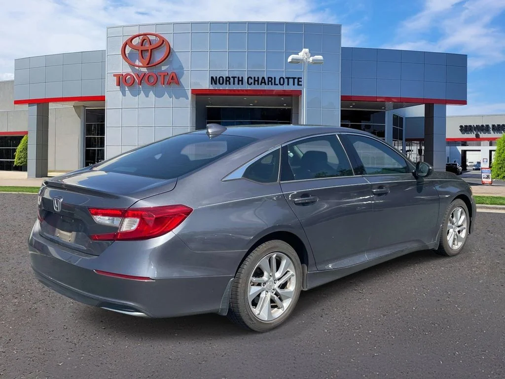 Used 2018 Gray Honda LX image 6