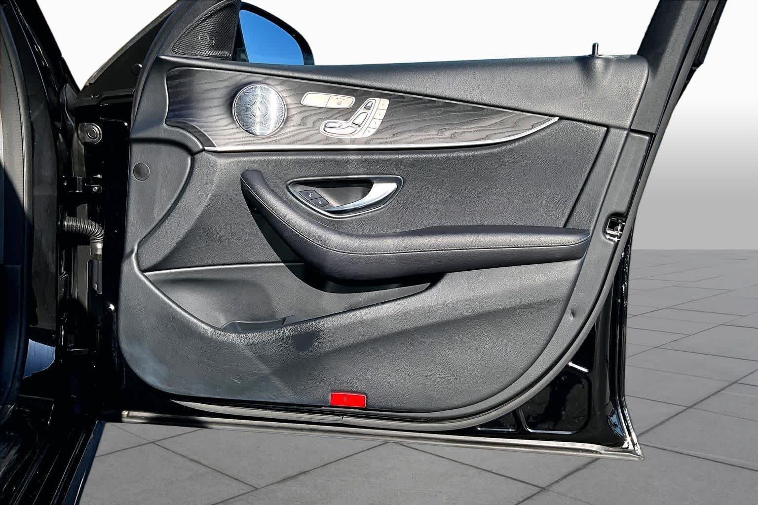 Used 2019  Mercedes-Benz E 300 image 21