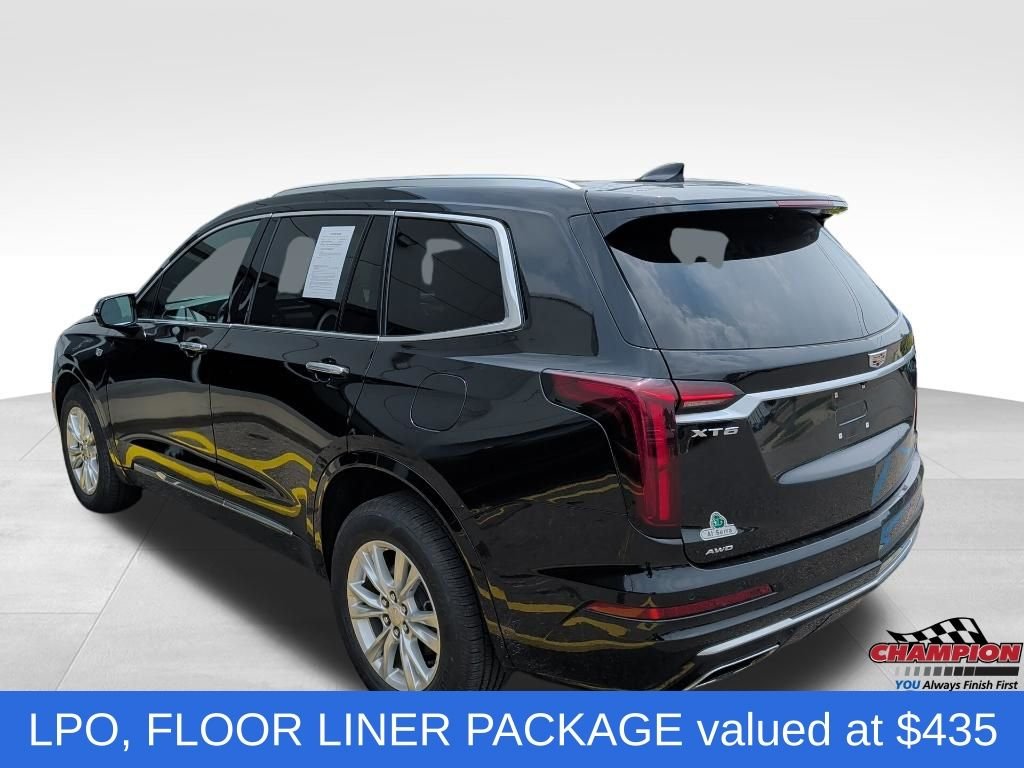 Used 2023 Black Cadillac Luxury image 3