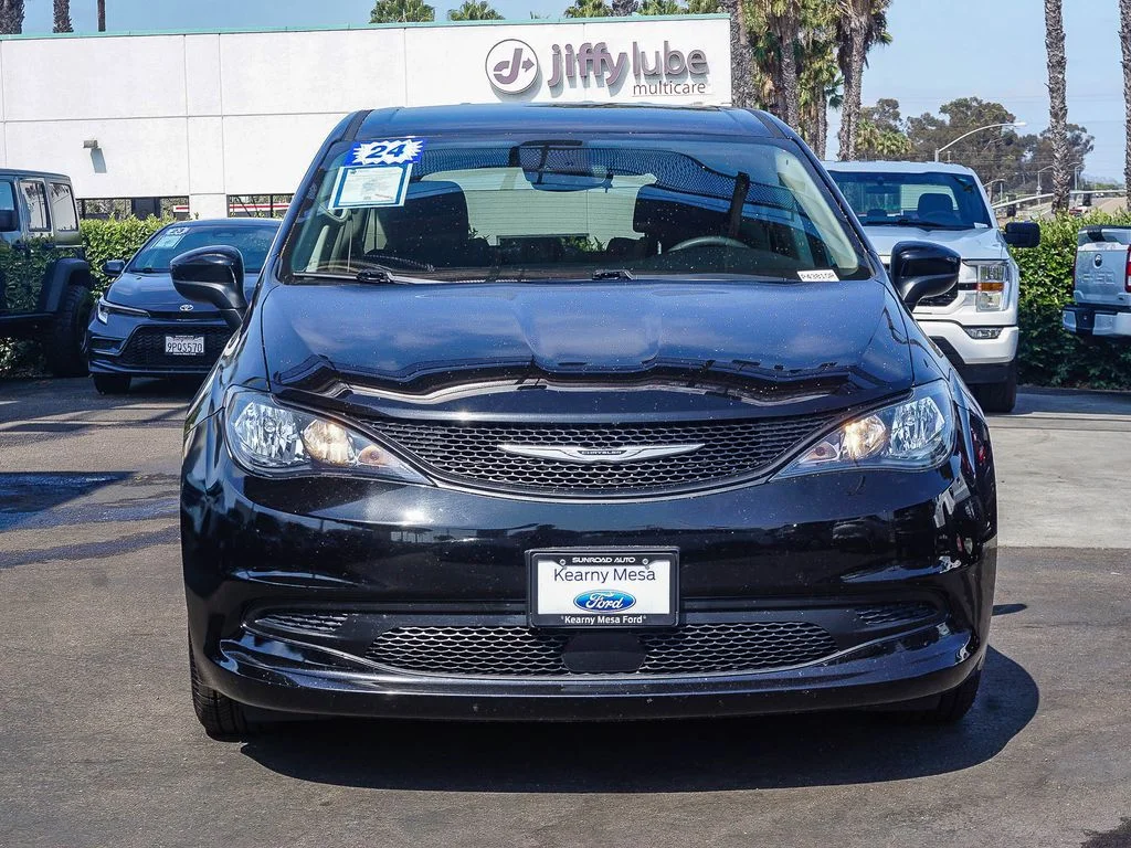 Used 2024 Black Chrysler LX image 2