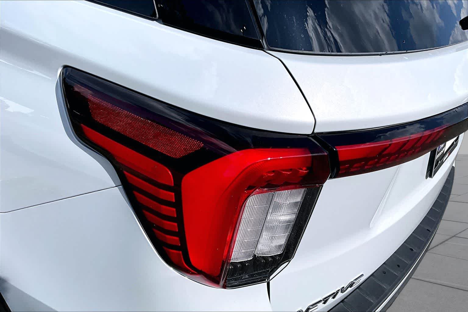 New 2026 Space White Metallic Ford Active image 14