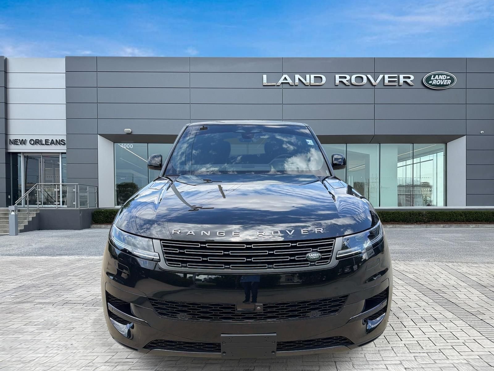 Certified Used 2025 Black Land Rover SE image 4