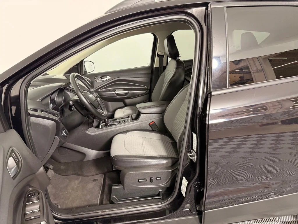 Used 2019 Ford Escape SE with VIN 1FMCU9GD3KUB73940 for sale in Durango, CO