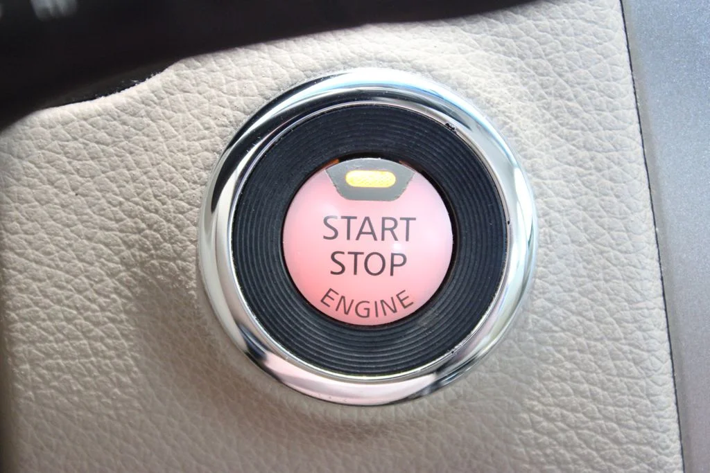 Used 2014 Saharan Stone Nissan 2.5 S image 23