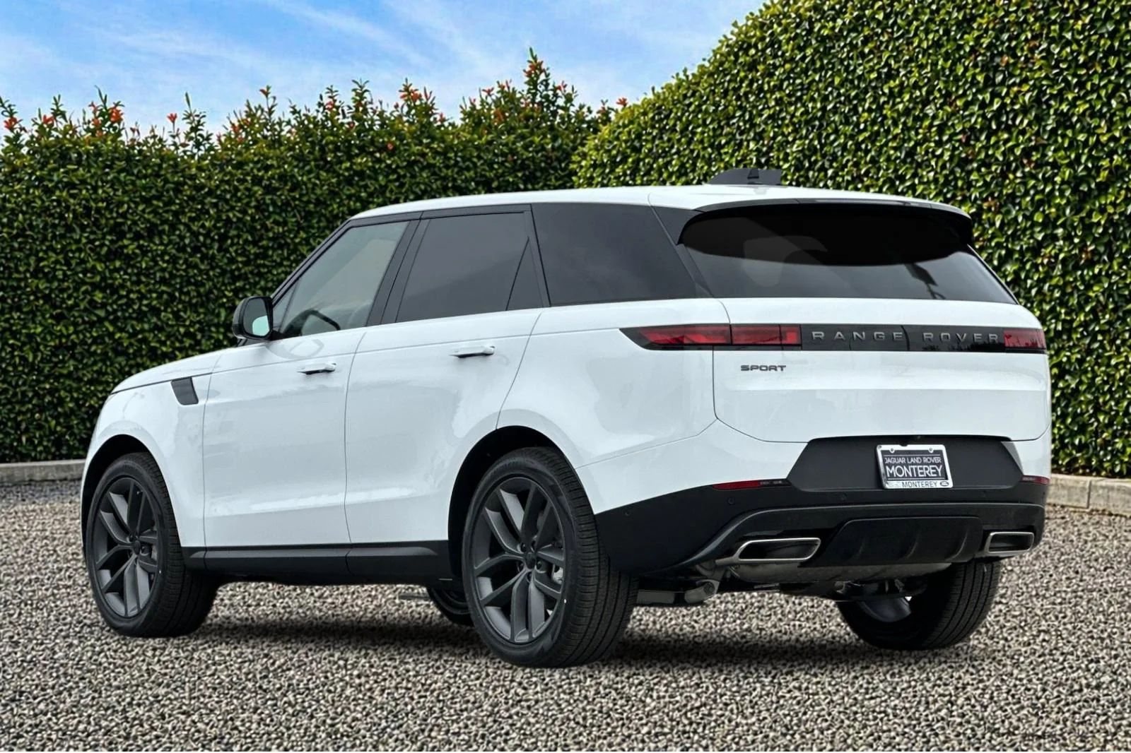 New 2026 Fuji White Land Rover SE image 4
