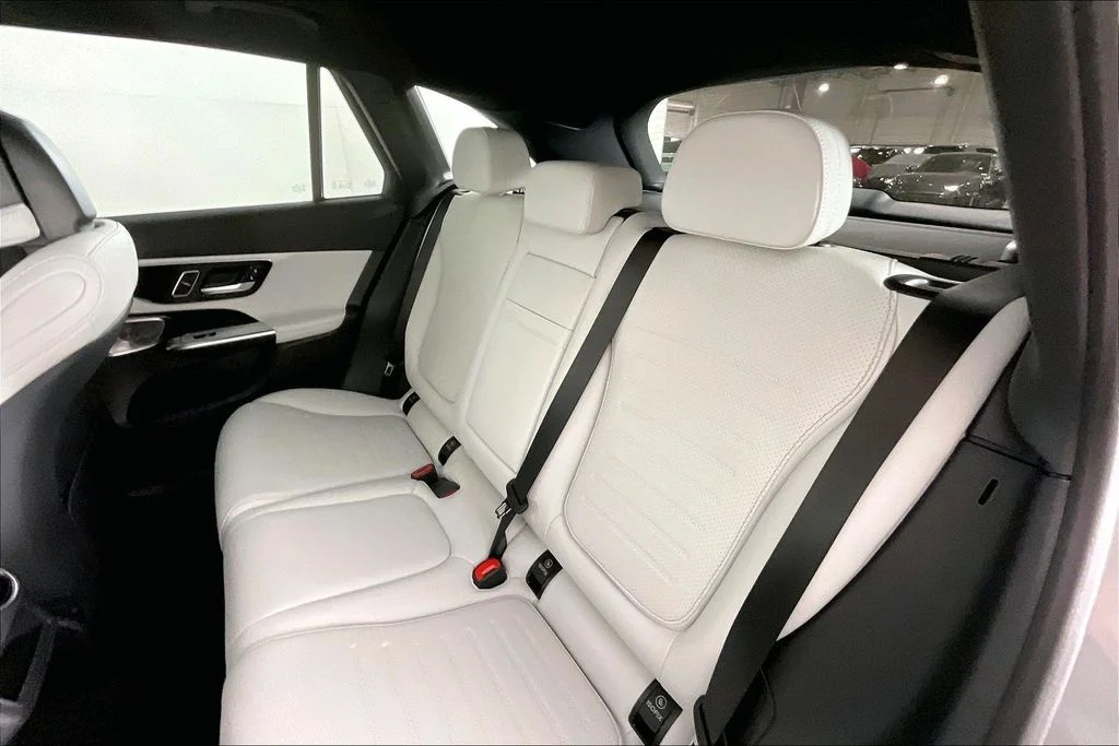 New 2026 White Mercedes-Benz GLC 300 image 10